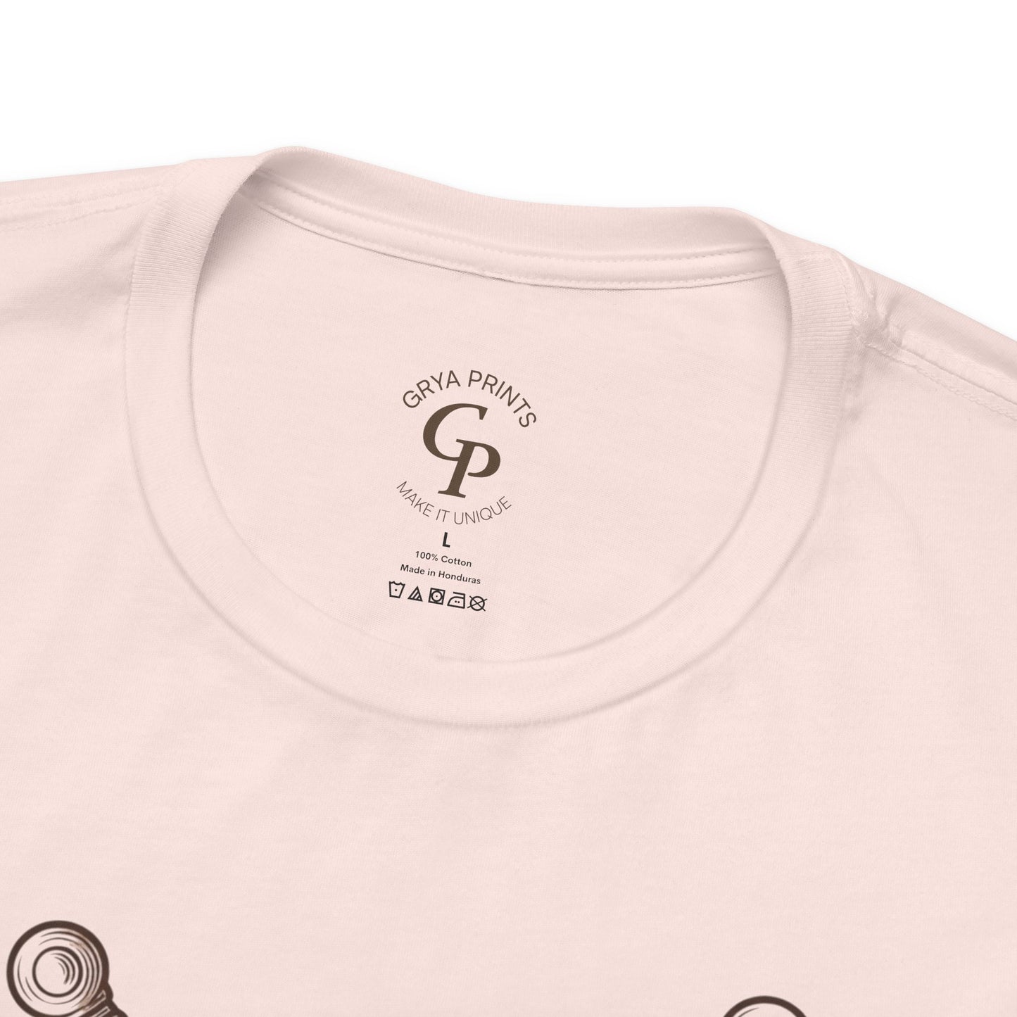 Camiseta unisex de empoderamiento "Eres el arma, el escudo"