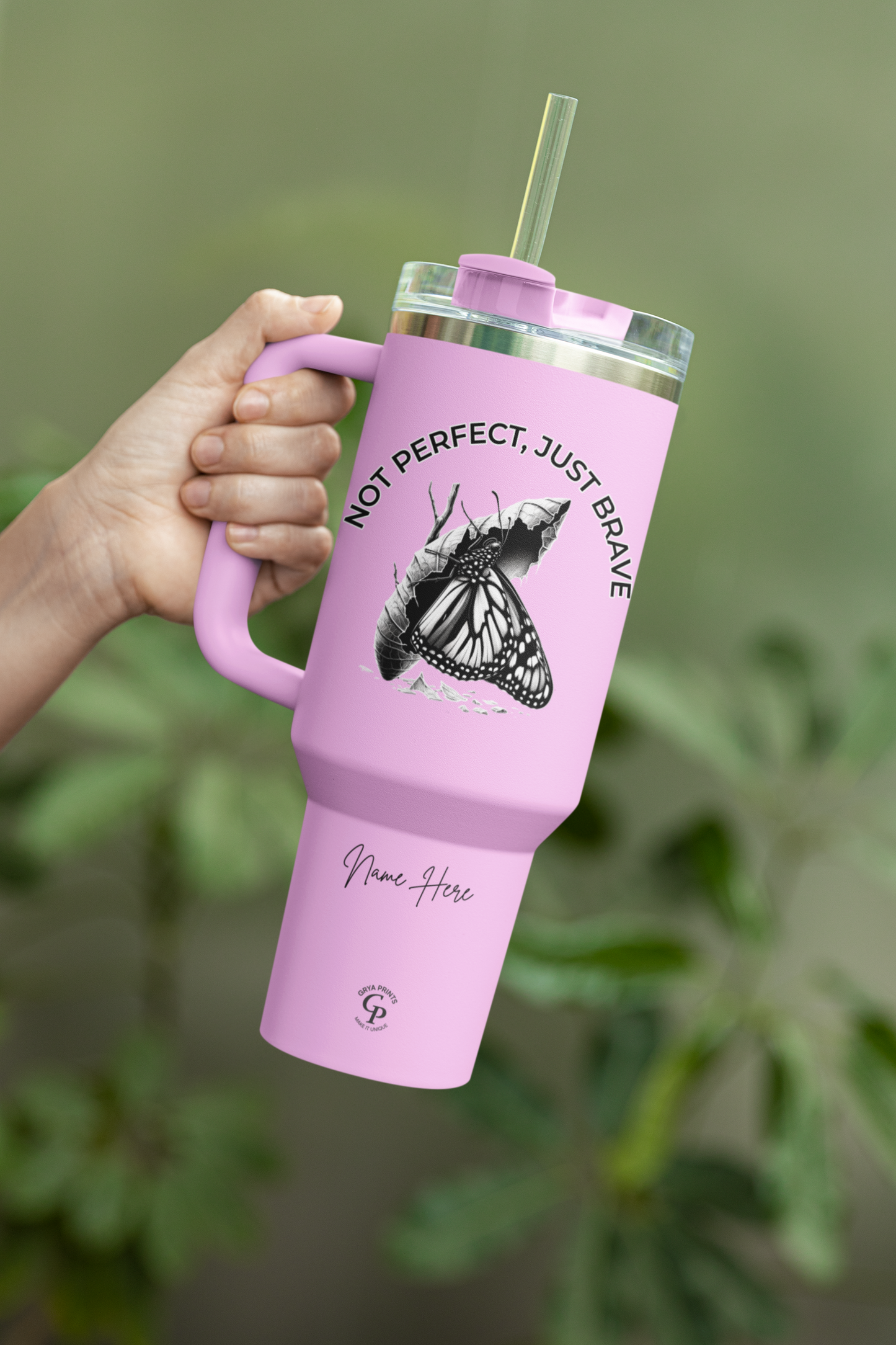 Vaso personalizado de 40 oz - "Not Perfect Just Brave" - Taza de mariposa con nombre para mujer