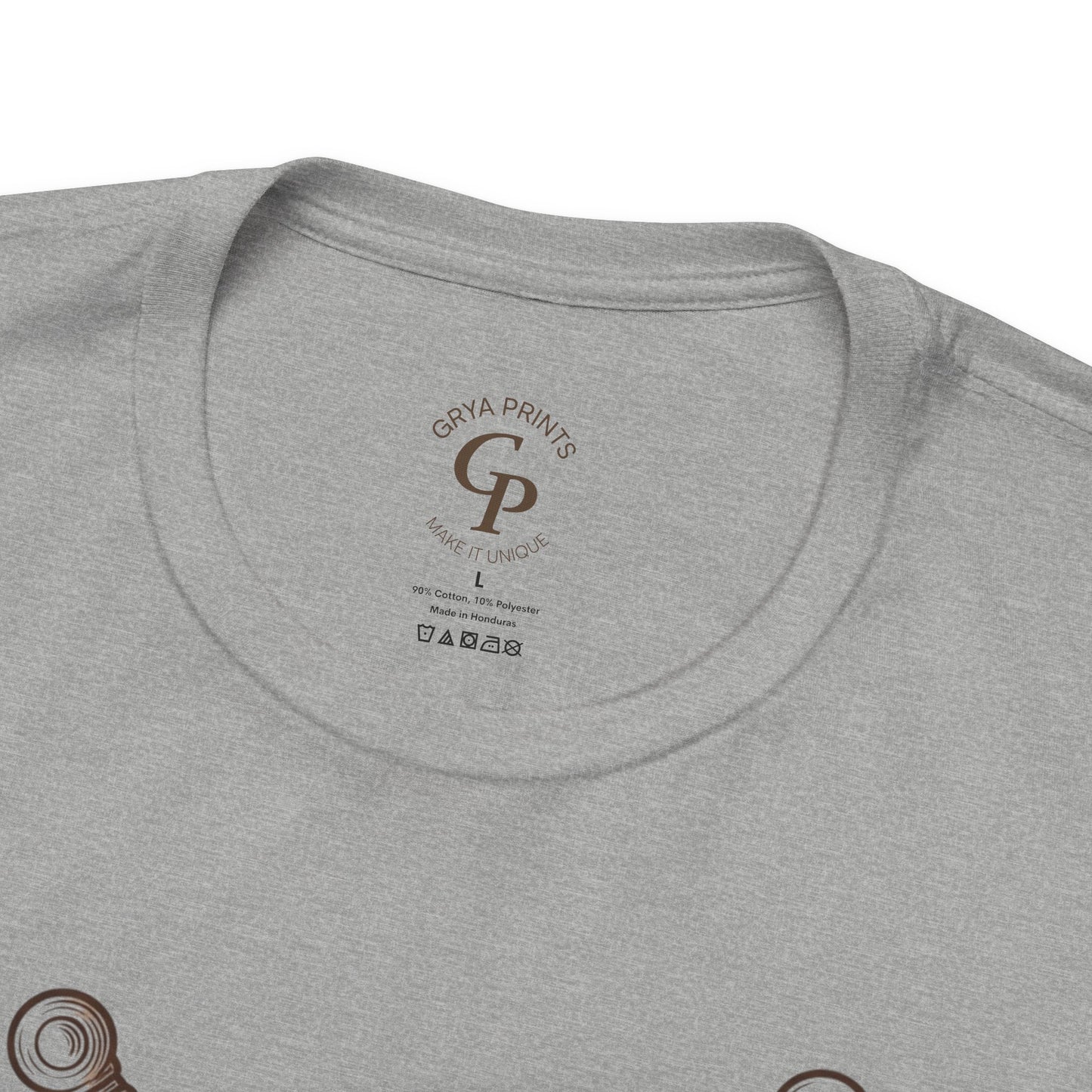 Camiseta unisex de empoderamiento "Eres el arma, el escudo"